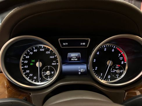 Used 2015 Mercedes-Benz GL 550 4MATIC image 22