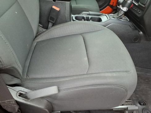 Used 2020 Jeep Wrangler Sport image 19