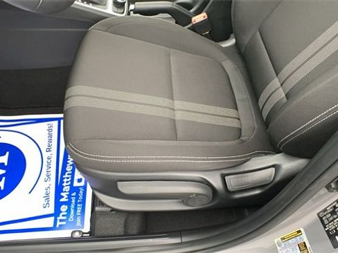 Used 2025 Hyundai Venue SEL image 12