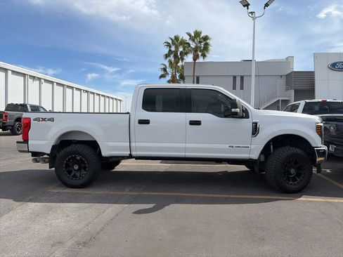 Used 2018 Ford F250 XLT image 2