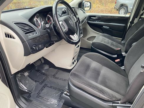 Used 2017 Dodge Grand Caravan SE w/ Power Window Group image 10