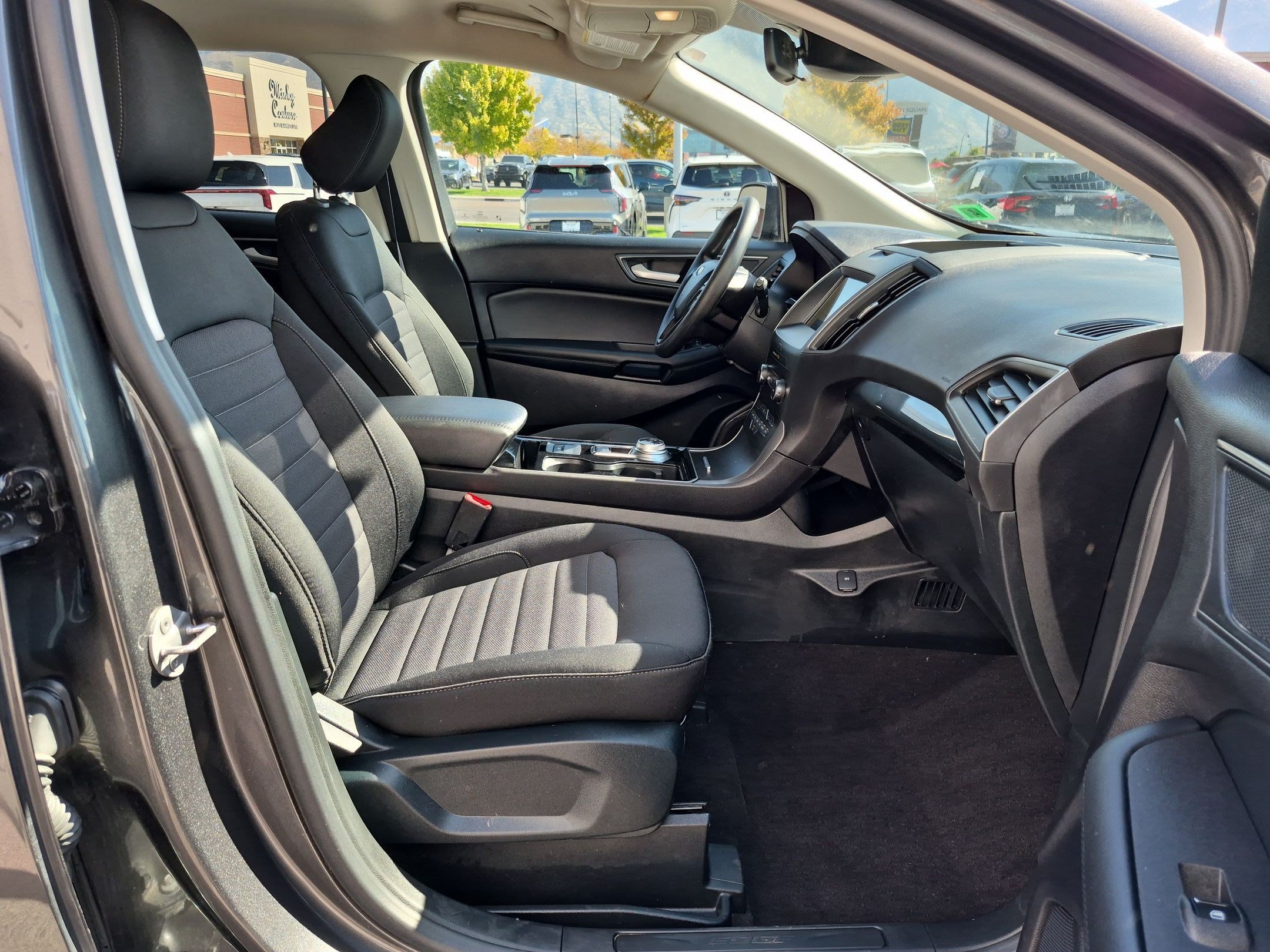 Used 2020 Ford Edge SE AWD/4WD image 32
