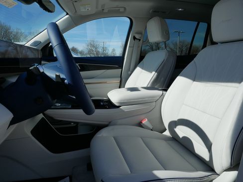 New 2026 Buick Enclave Avenir w/ Super Cruise Package image 4