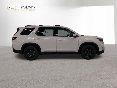 New 2025 Honda Pilot Touring image 39