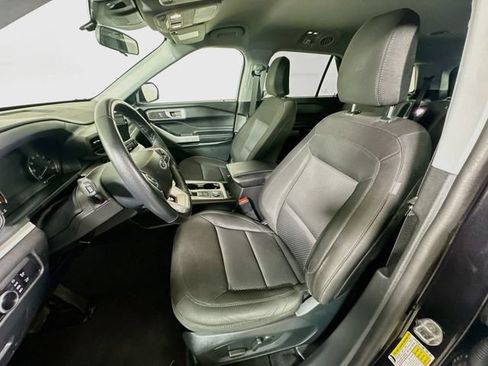 Used 2023 Ford Explorer XLT w/ Class IV Trailer Tow Package AWD/4WD image 27