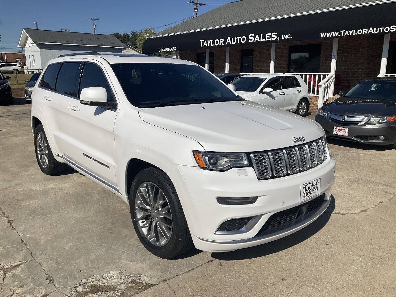 Used 2017 Jeep Grand Cherokee Summit w/ Platinum Series Group RWD image 1