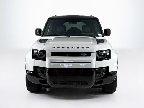 Used 2024 Land Rover Defender 110 X-Dynamic SE AWD/4WD image 8