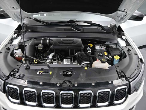 Used 2024 Jeep Compass Limited image 22