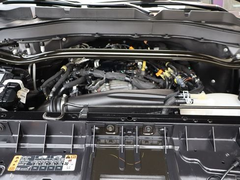 Used 2025 Ford Explorer Platinum w/ LUX Leather Package AWD/4WD image 37