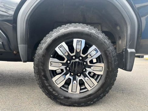 Used 2024 GMC Sierra 2500 Denali w/ Denali Reserve Package AWD/4WD image 4