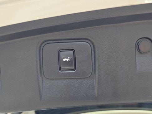 Used 2022 Nissan Murano Platinum w/ Cargo Package FWD image 10