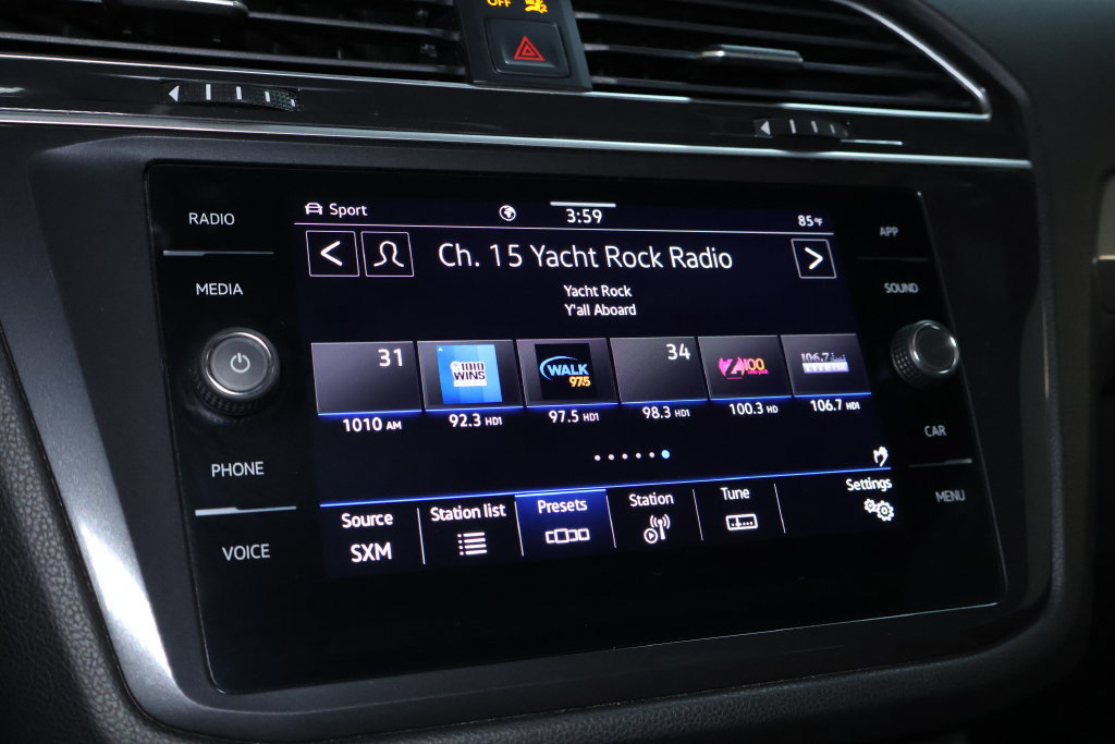 Used 2024 Volkswagen Tiguan SE w/ Panoramic Sunroof Package AWD/4WD image 30