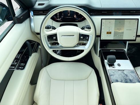 New 2026 Land Rover Range Rover Long Wheelbase SE AWD/4WD image 16