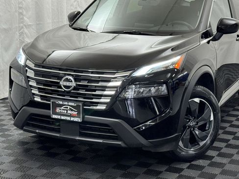 Used 2025 Nissan Rogue SV image 4