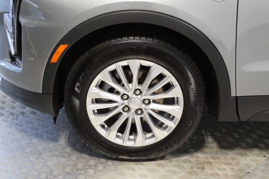 Used 2024 Cadillac XT4 Luxury w/ Cold Weather Package AWD/4WD image 36
