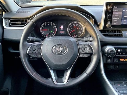 Used 2019 Toyota RAV4 XLE image 12