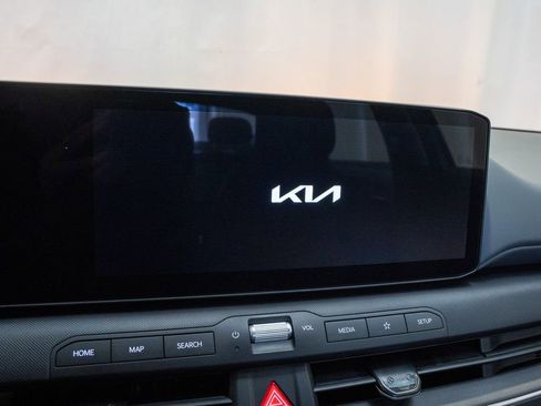 New 2025 Kia K4 LXS image 8
