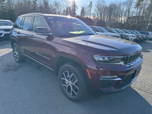 New 2025 Jeep Grand Cherokee Limited image 2