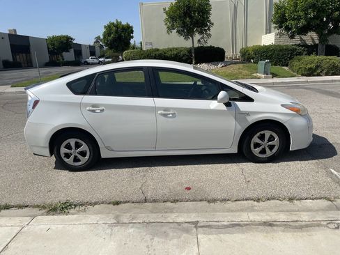 Used 2013 Toyota Prius One image 9