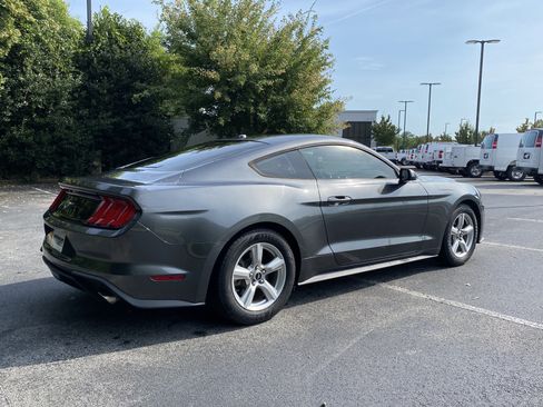 Used 2019 Ford Mustang Coupe RWD image 9
