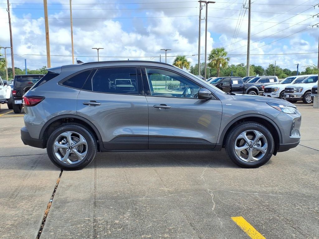 Used 2025 Ford Escape ST-Line Select AWD/4WD image 8