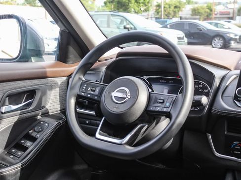 Used 2023 Nissan Rogue SV FWD image 19