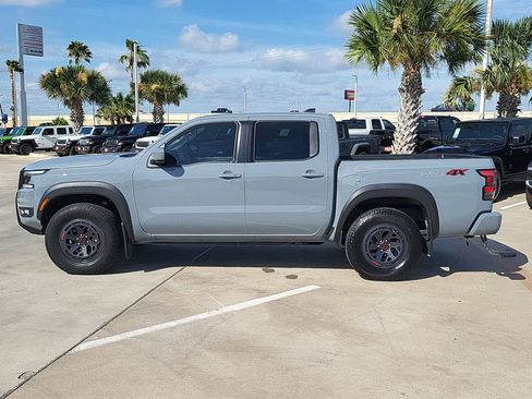 Used 2025 Nissan Frontier PRO-4X AWD/4WD image 11