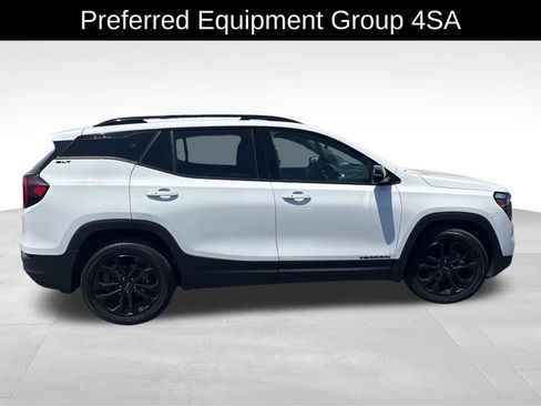 Used 2022 GMC Terrain SLT w/ Elevation Edition FWD image 2