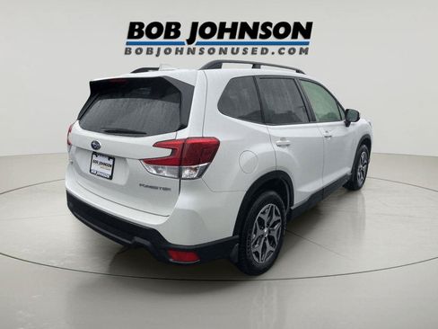 Used 2020 Subaru Forester Premium AWD/4WD image 3