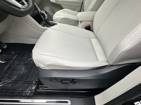 Used 2022 Volkswagen Tiguan SE R-Line FWD image 26