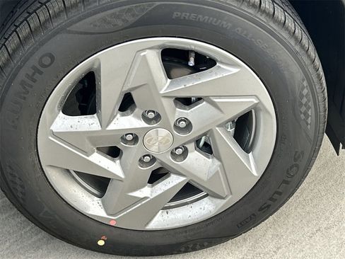 New 2026 Hyundai Kona SE image 9