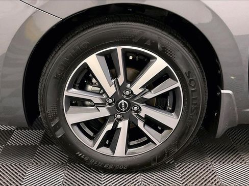 Certified 2025 Nissan Versa SV w/ Trunk Package image 8