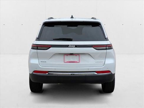 New 2025 Jeep Grand Cherokee Laredo w/ Luxury Tech Group I image 8