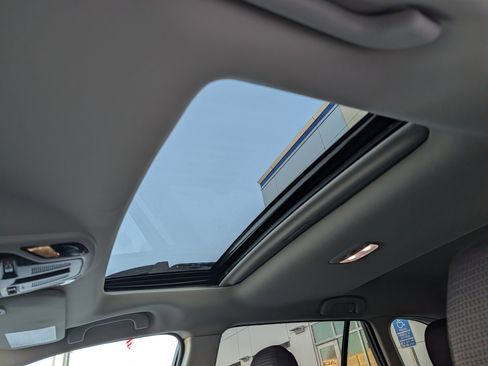 Used 2025 Subaru Outback Premium image 33