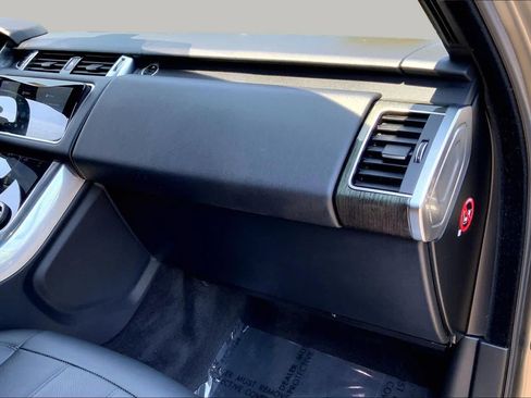 Used 2018 Land Rover Range Rover Sport HSE AWD/4WD image 18