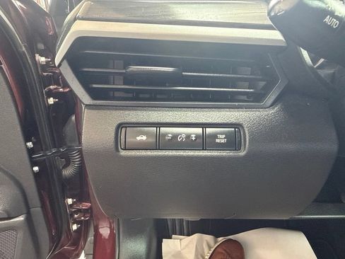Used 2025 Nissan Altima 2.5 SV FWD image 17