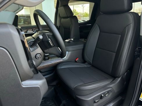 New 2026 GMC Sierra 1500 SLT image 12