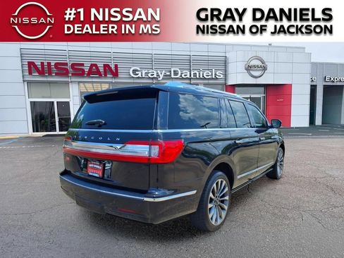 Used 2019 Lincoln Navigator L Select RWD image 7