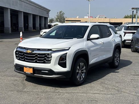 Used 2025 Chevrolet Equinox LT FWD image 7