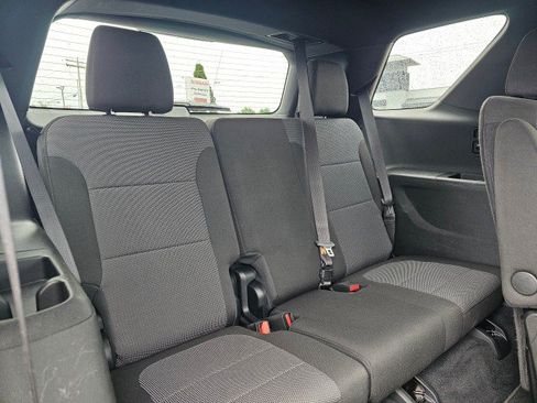Used 2023 Chevrolet Traverse LT FWD image 15