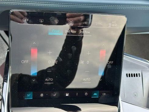 New 2025 Cadillac Escalade IQ Luxury 2 image 16