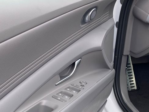 New 2026 Hyundai Elantra Sport FWD image 11