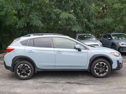 Used 2022 Subaru Crosstrek 2.0i Premium w/ Moonroof Package AWD/4WD image 2