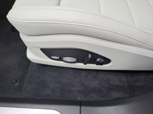 New 2026 Porsche Macan 4 Electric image 24