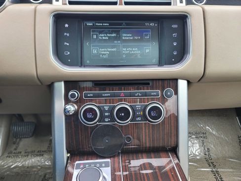 Used 2016 Land Rover Range Rover HSE image 18