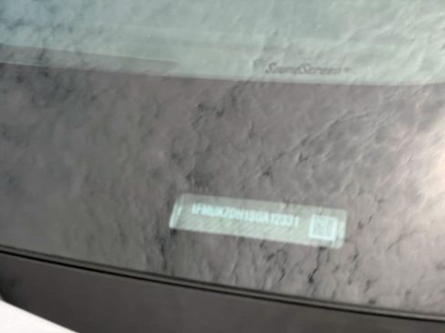 Certified 2025 Ford Explorer Active RWD image 30