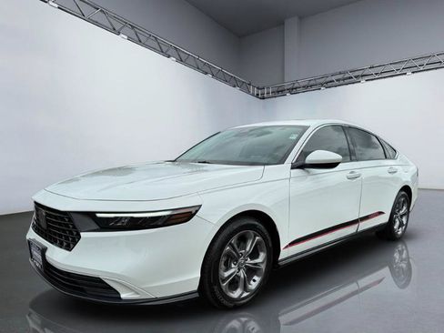 Used 2024 Honda Accord EX image 11