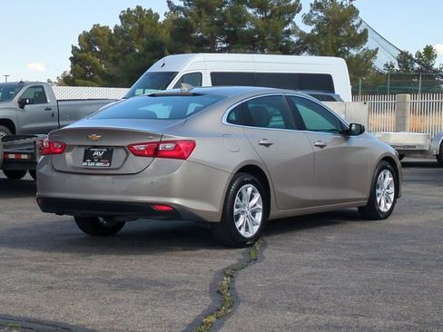 Used 2025 Chevrolet Malibu LT FWD image 8