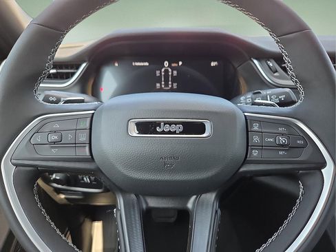 New 2025 Jeep Grand Cherokee L Laredo w/ Luxury Tech Group I image 24