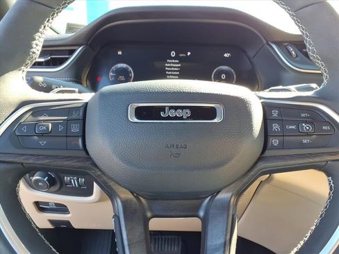 Used 2025 Jeep Grand Cherokee Limited w/ Trailer Tow Package image 29